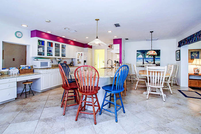 BREAKFAST BAR