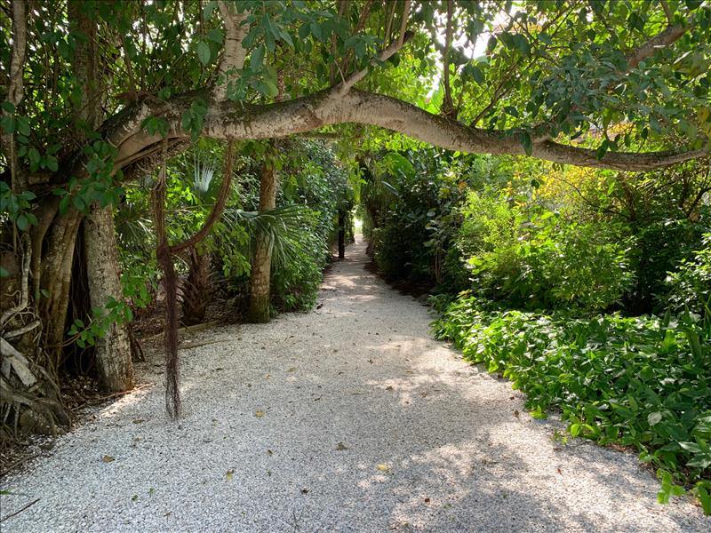 WALKWAY TO BEACH