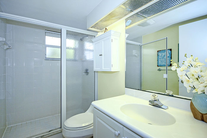 GUEST BATH