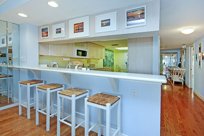 BREAKFAST BAR