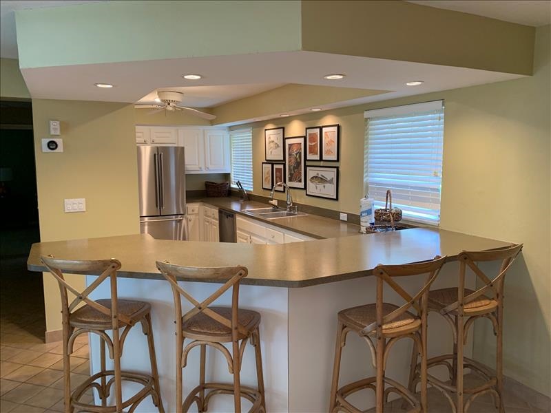 BREAKFAST BAR
