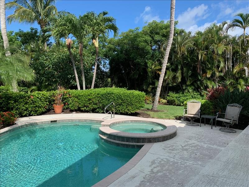 POOL/JACUZZI