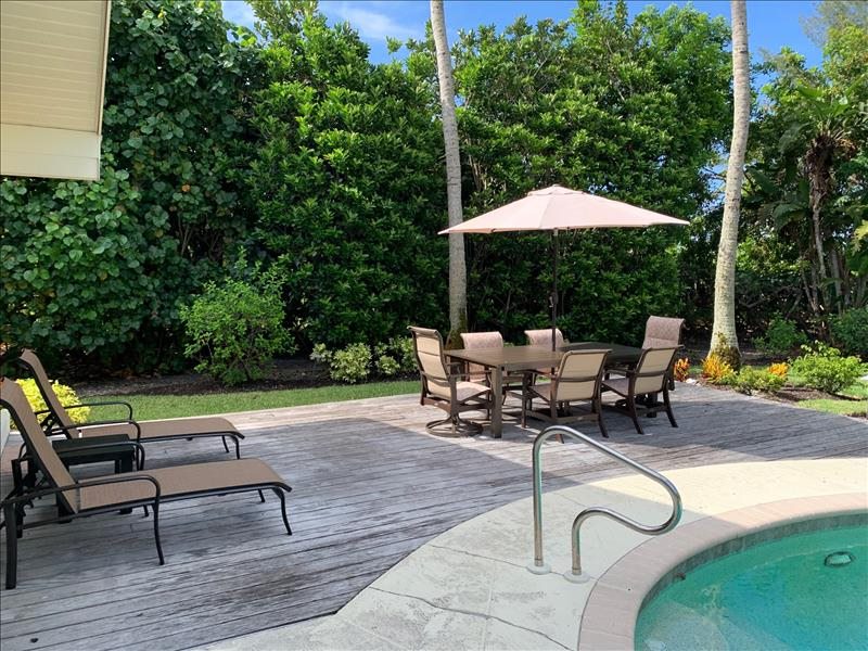 OUTDOOR DECK