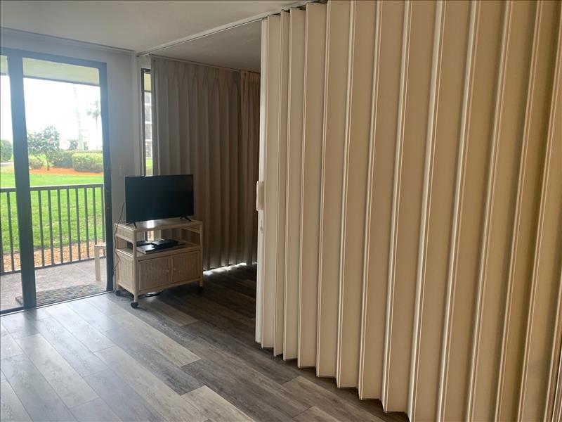 BIFOLD DOOR SEPERATES BEDROOM