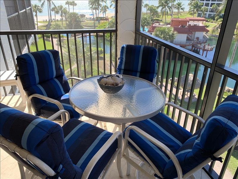 SCREENED PATIO