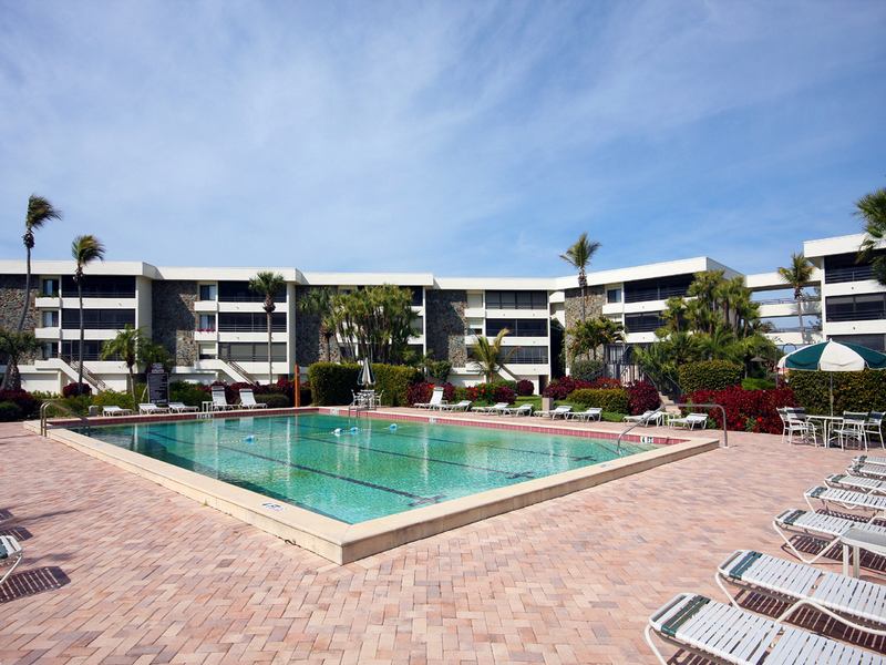 COMPLEX POOL