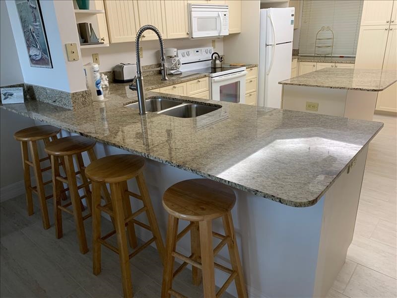BREAKFAST BAR