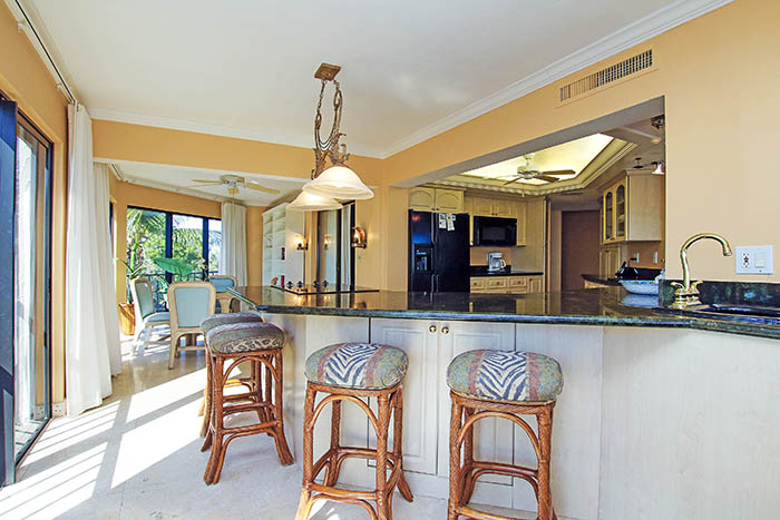Kitchen Bar Area