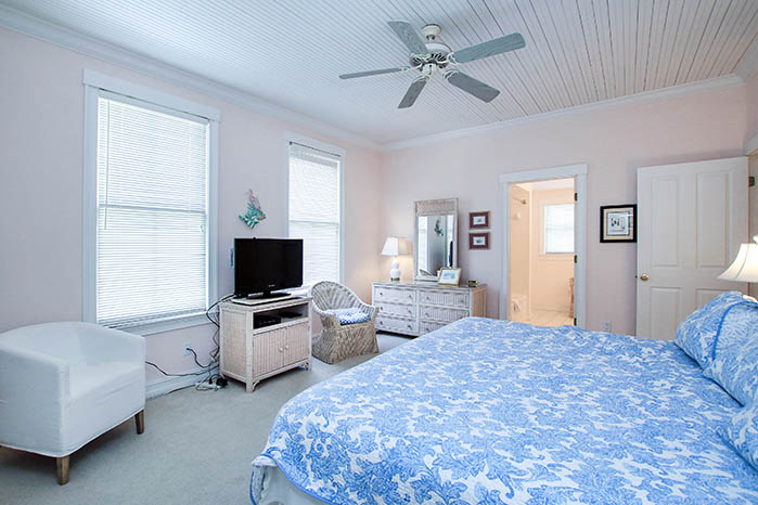SECOND GUEST BEDROOM