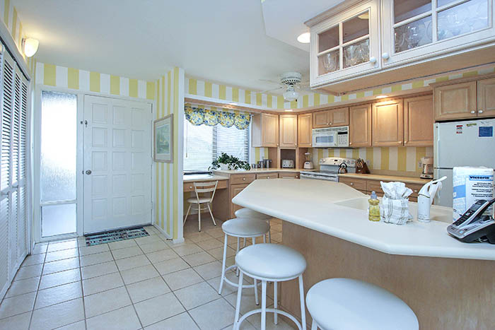 BREAKFAST BAR