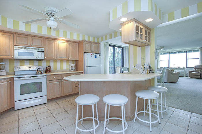 BREAKFAST BAR