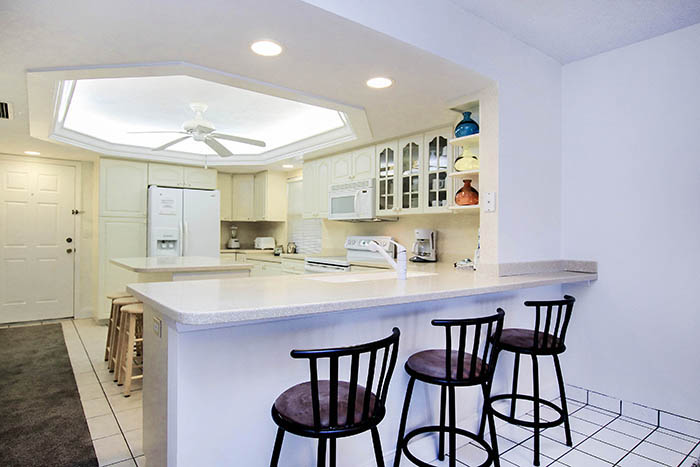 BREAKFAST BAR
